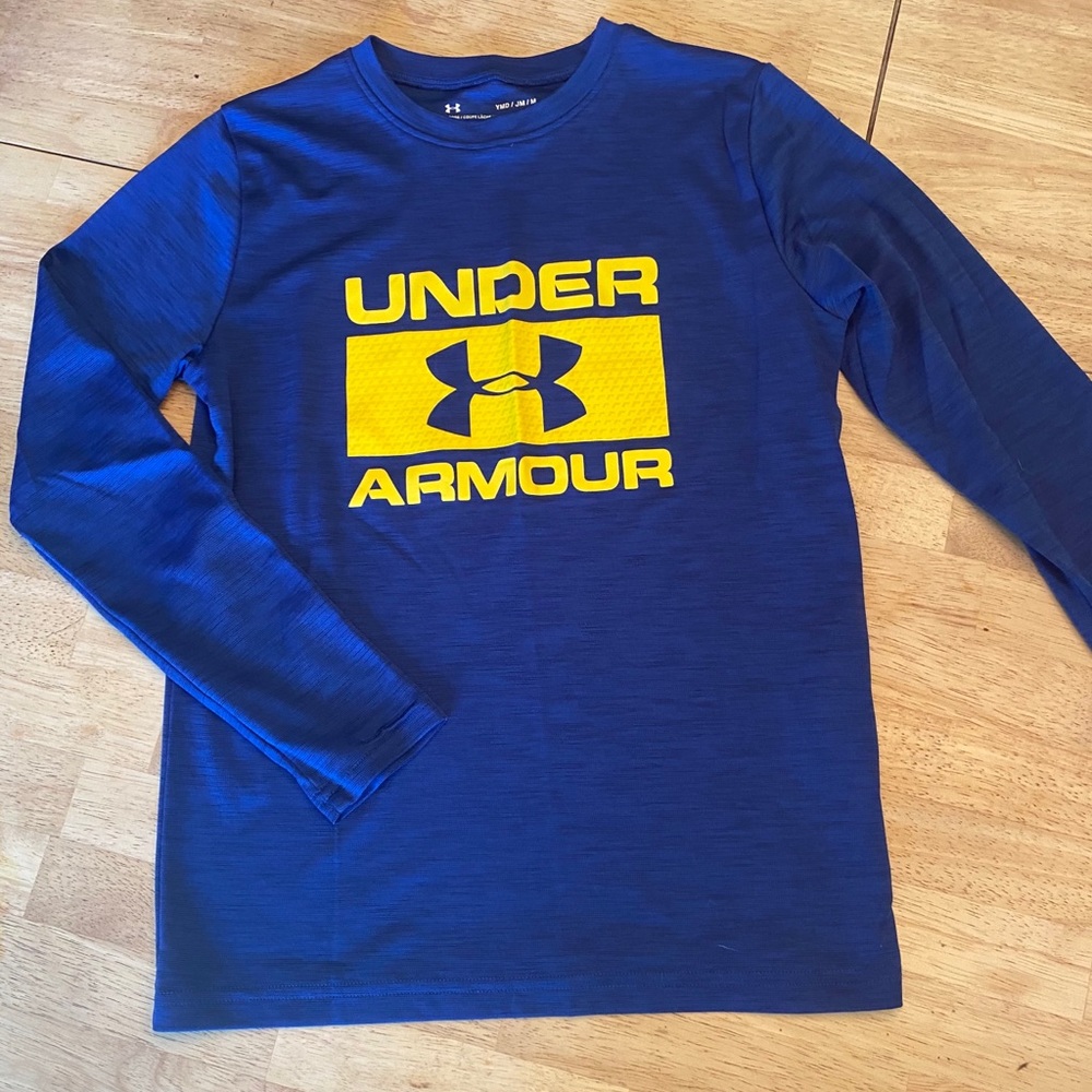 Boys sz M long sleeve Under Armour athletic shirt